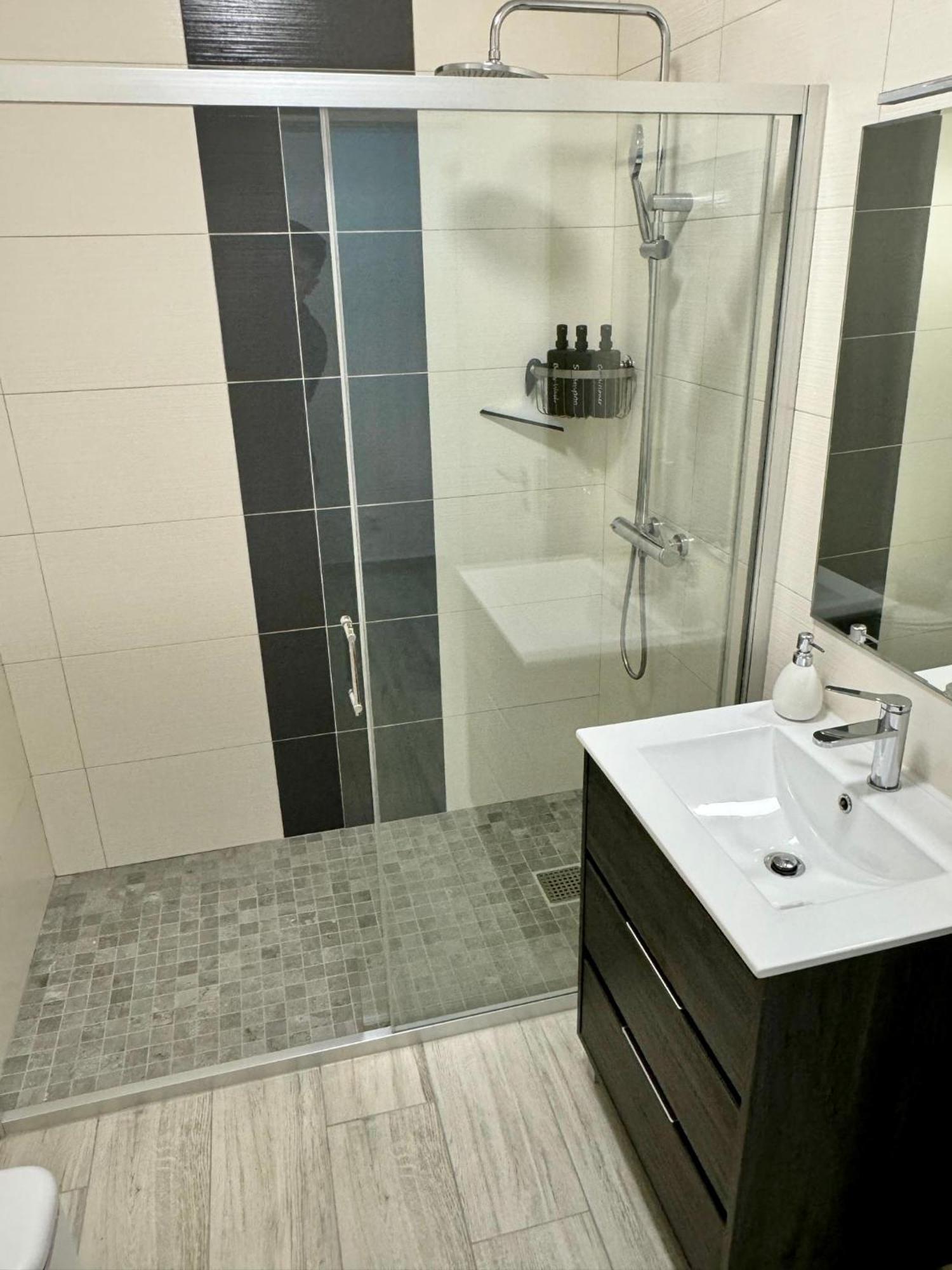 Princess Retreat Beautiful Modern Aprt 2 Min Walk From Quarteira Beach Buitenkant foto