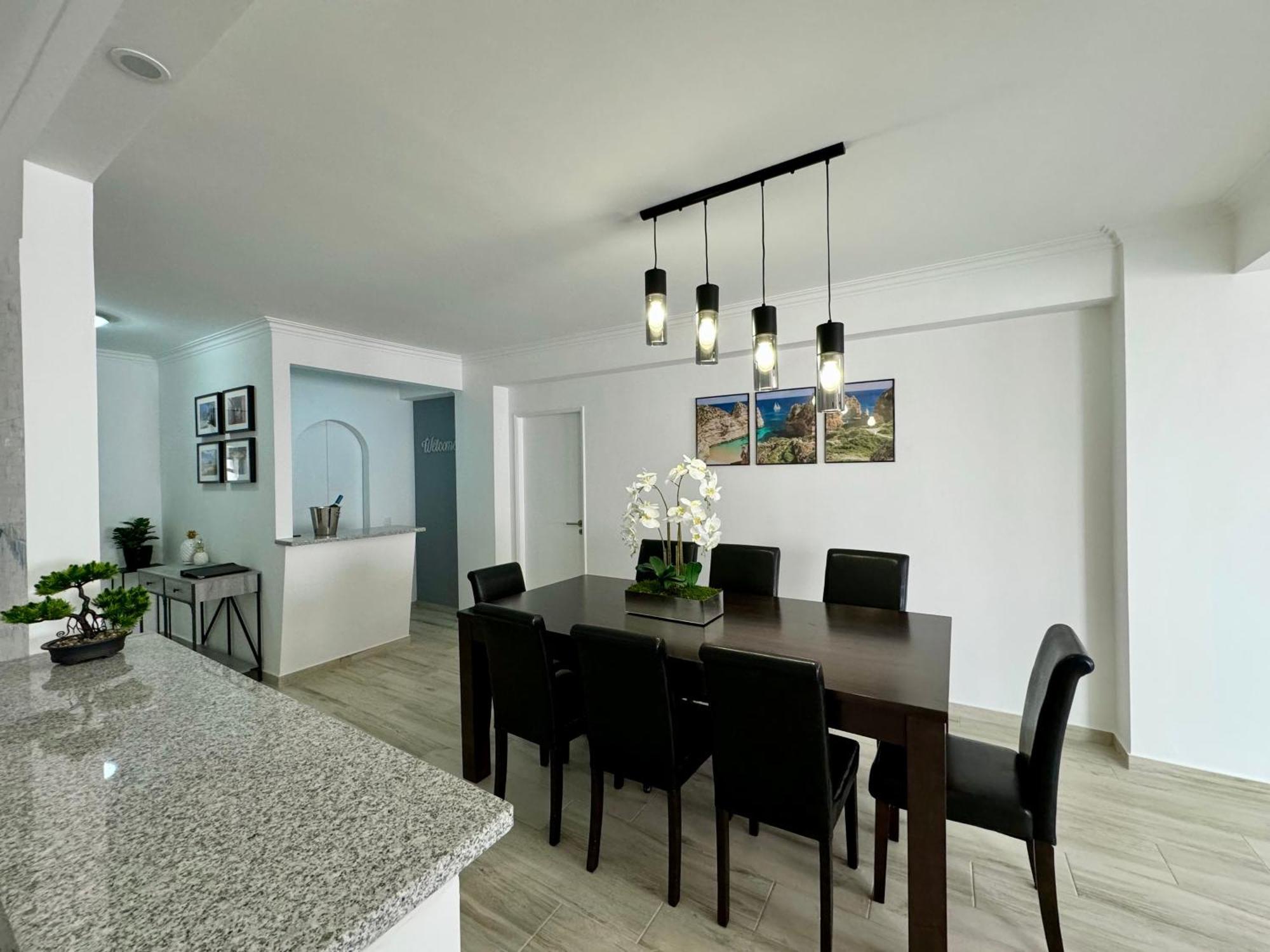 Princess Retreat Beautiful Modern Aprt 2 Min Walk From Quarteira Beach Buitenkant foto