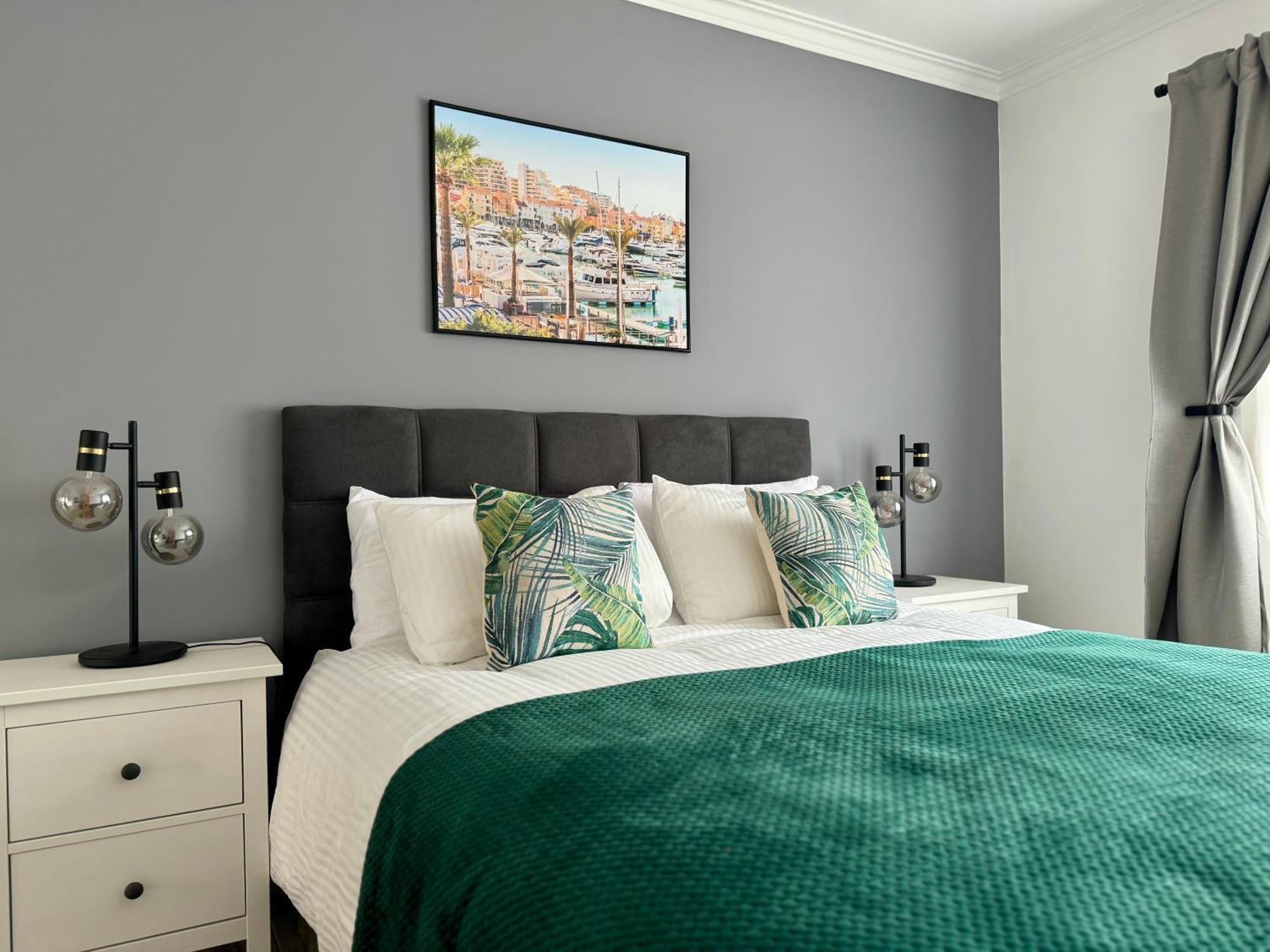 Princess Retreat Beautiful Modern Aprt 2 Min Walk From Quarteira Beach Buitenkant foto