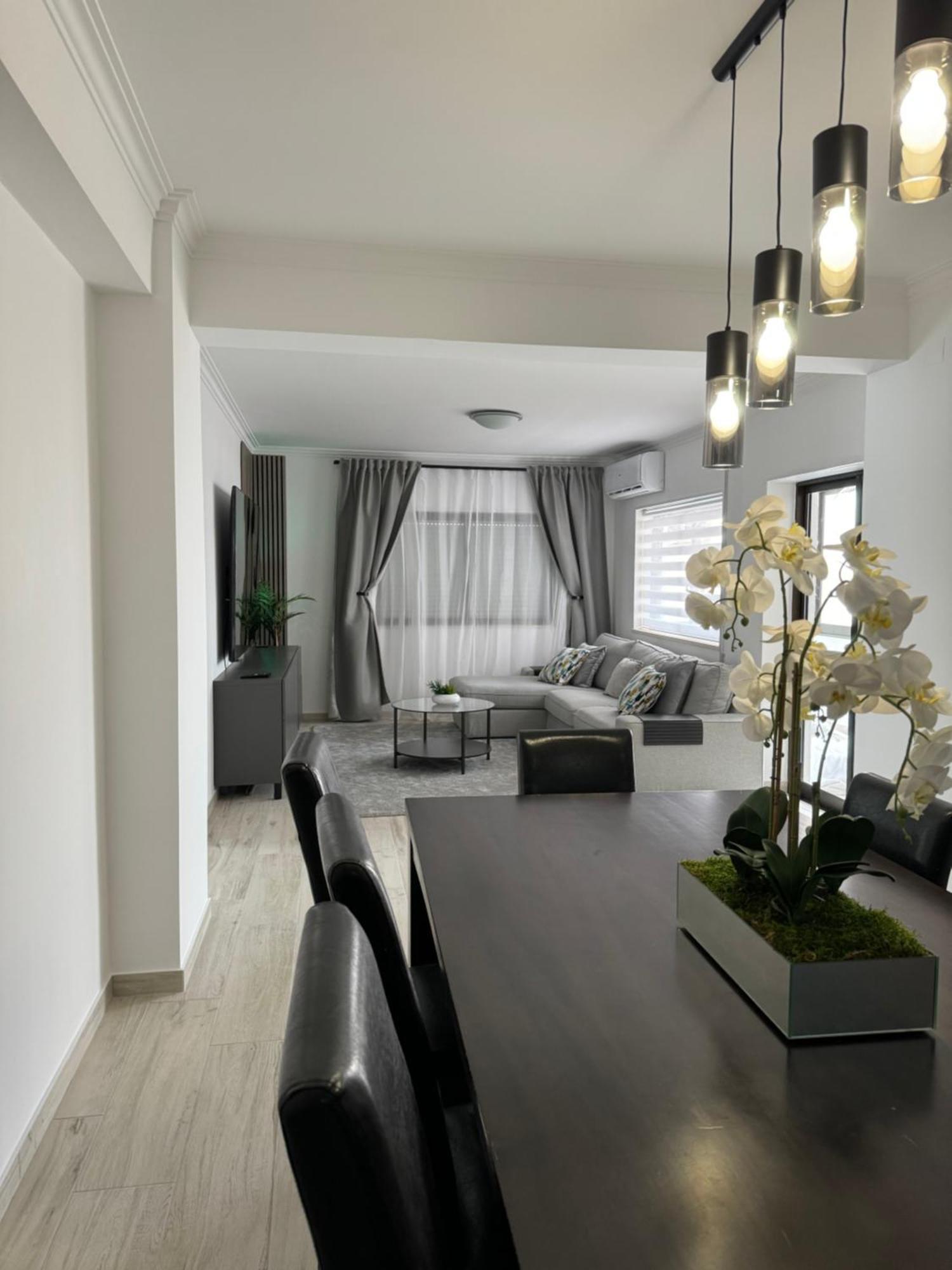 Princess Retreat Beautiful Modern Aprt 2 Min Walk From Quarteira Beach Buitenkant foto