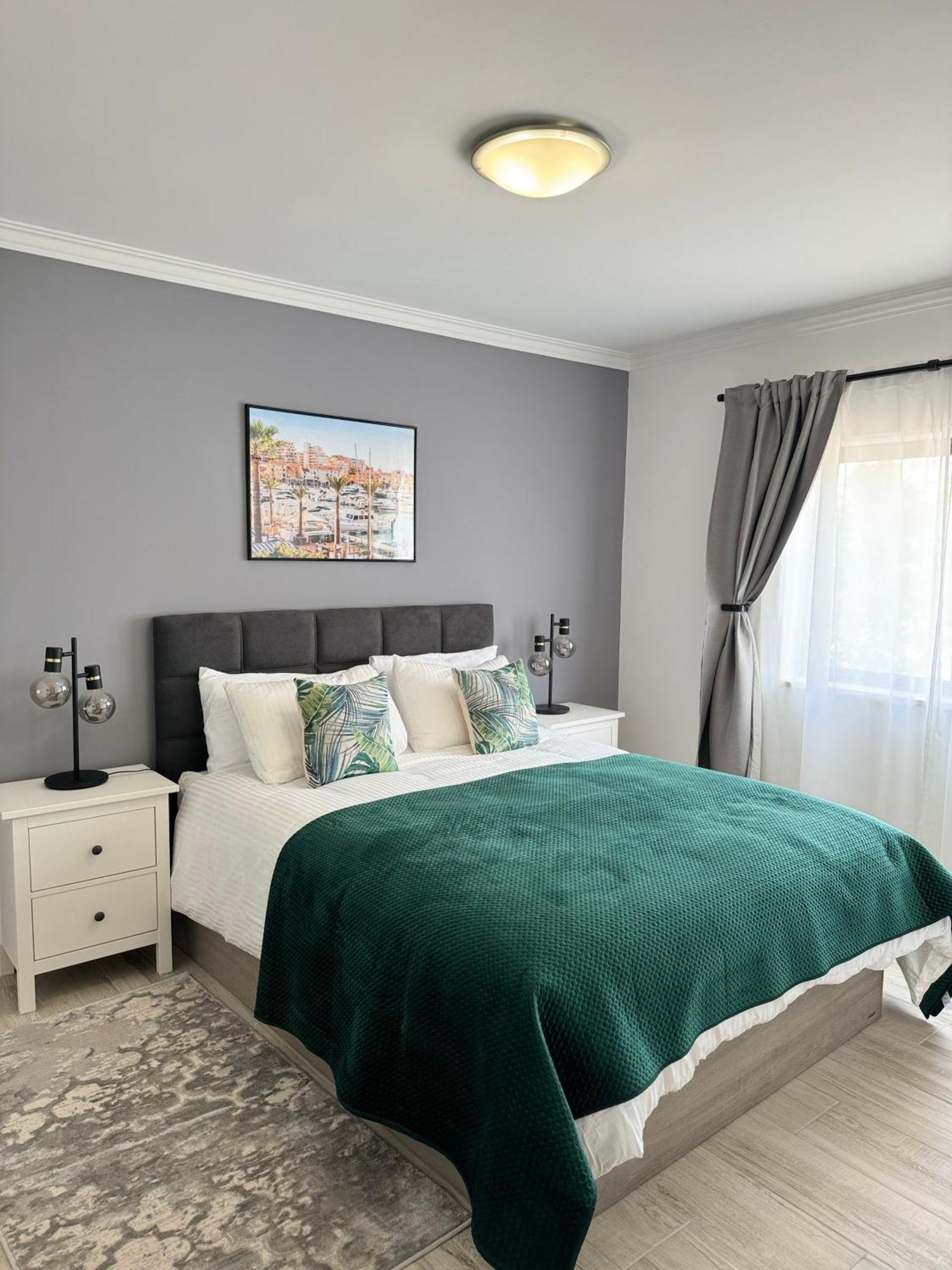 Princess Retreat Beautiful Modern Aprt 2 Min Walk From Quarteira Beach Buitenkant foto