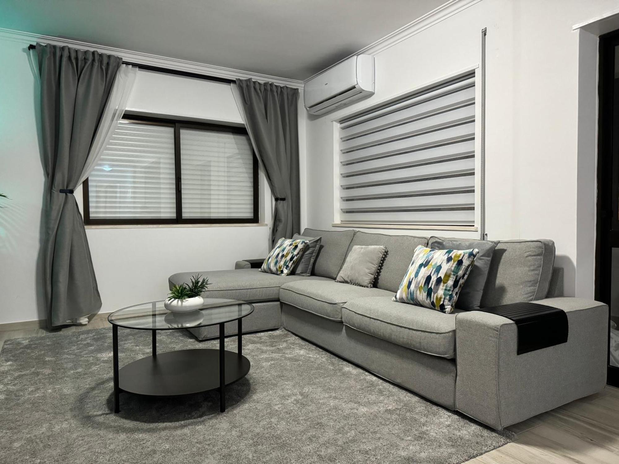 Princess Retreat Beautiful Modern Aprt 2 Min Walk From Quarteira Beach Buitenkant foto